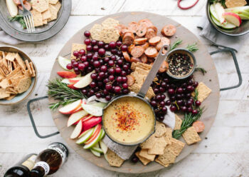 Fruit and cracker platter
