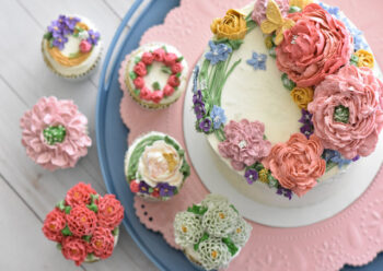 Iced flower cakes
