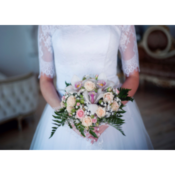 Bride with pretty bouquet